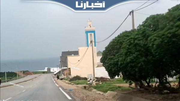 أمطار ورياح قوية على مستوى الطريق الرابطة بين مدينتي الفنيدق وسبتة المحتلة